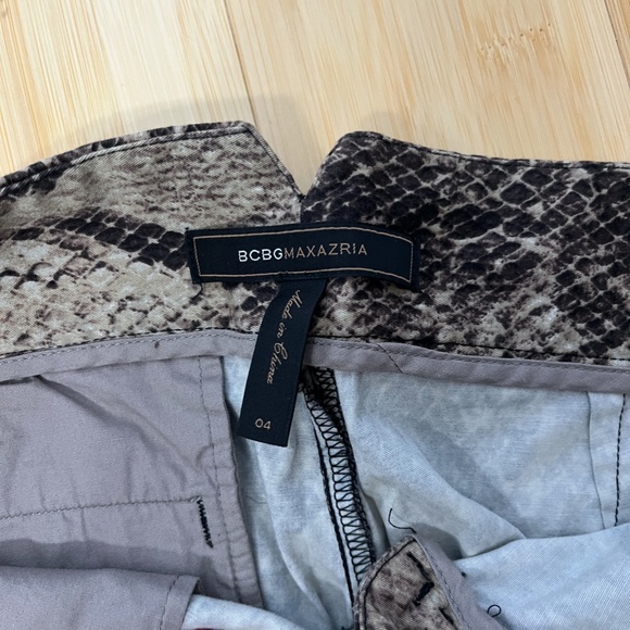 snakeskin BCBGMaxAzaria shorts - Picture 4 of 6